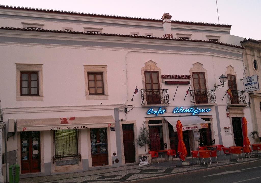 Alentejano Low Cost Hotel Эштремош Экстерьер фото
